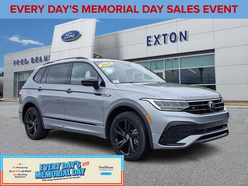 Used 2024 Volkswagen Tiguan SE R-Line AWD/4WD image 1