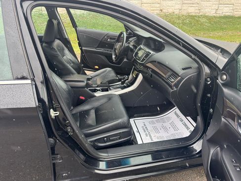Used 2017 Honda Accord EX-L image 32