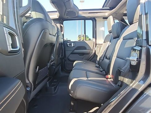 New 2026 Jeep Wrangler Unlimited Sahara AWD/4WD image 21