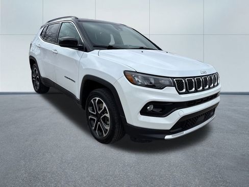 Used 2023 Jeep Compass Limited image 9
