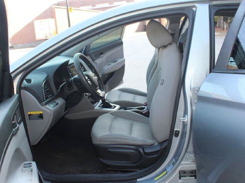 Used 2017 Hyundai Elantra SE FWD image 11