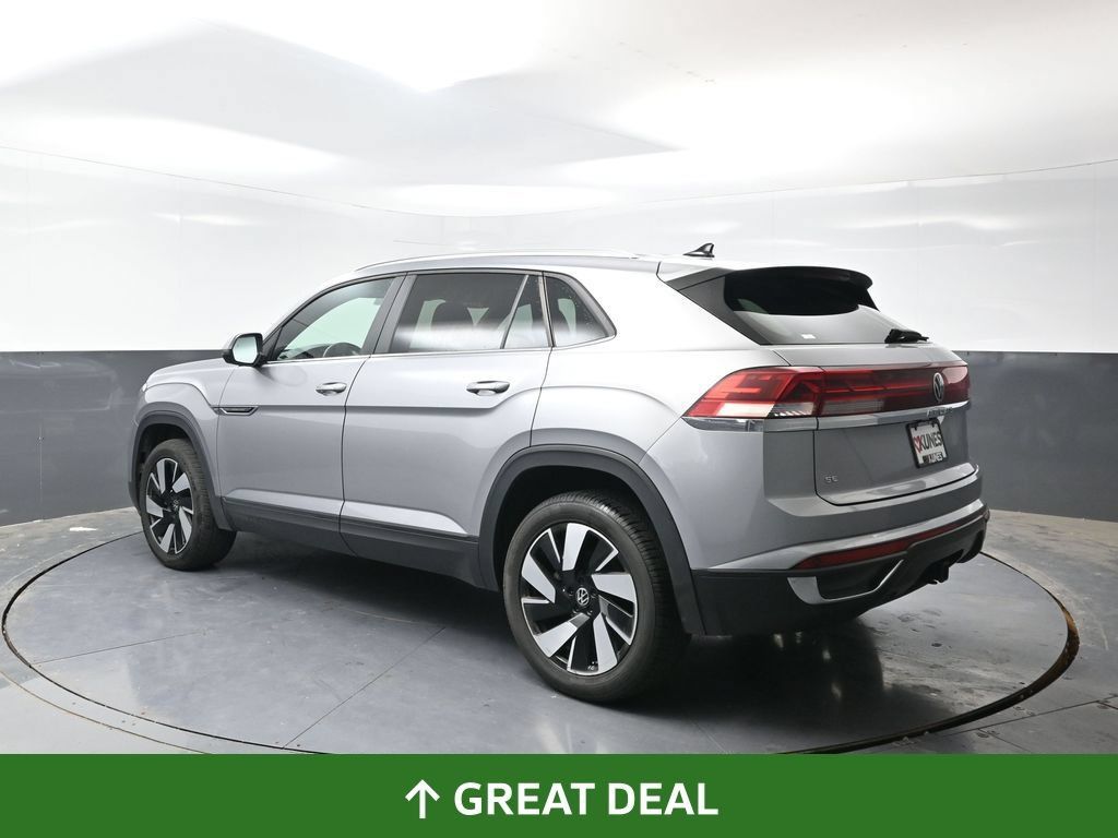 Used 2025 Volkswagen Atlas Cross Sport SE FWD image 13