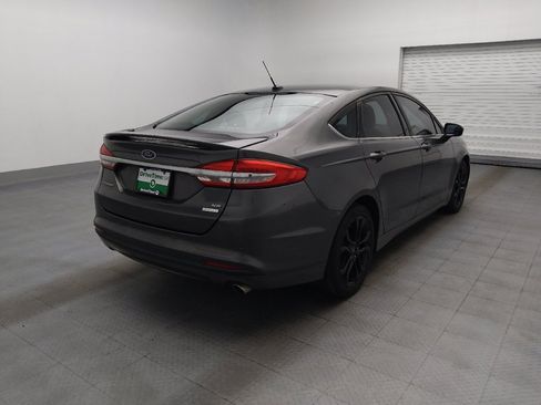 Used 2017 Ford Fusion SE w/ Equipment Group 201A FWD image 9