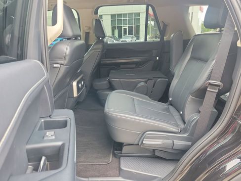 Used 2023 Ford Expedition XLT RWD image 17