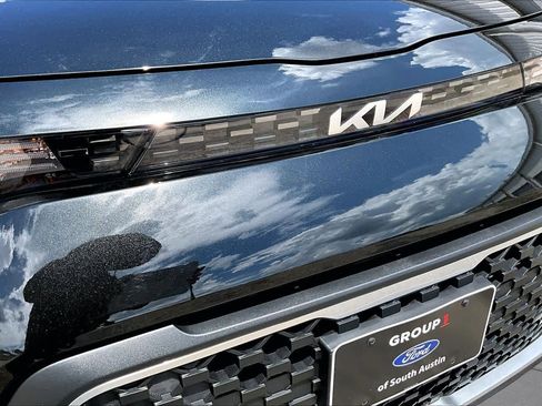 Used 2025 Kia Soul LX FWD image 30