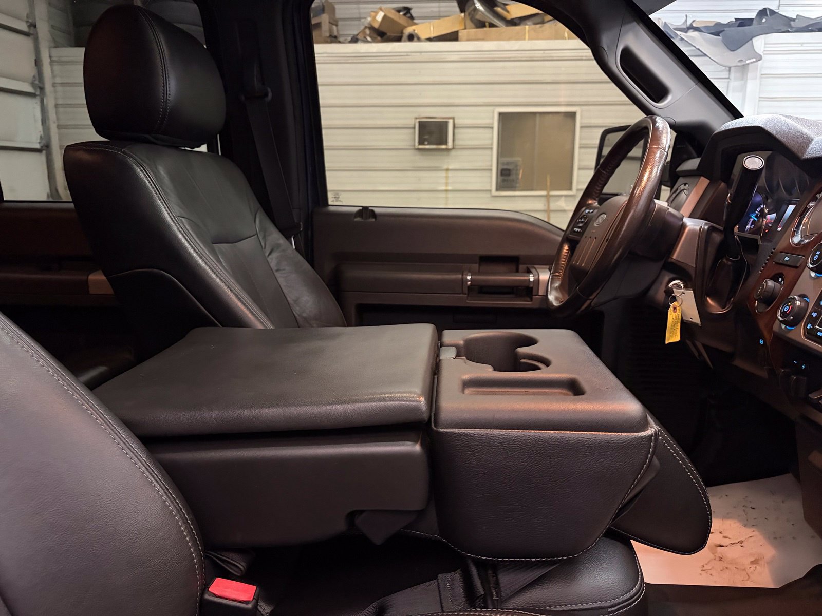 Used 2015 Ford F250 Lariat w/ Lariat Ultimate Package AWD/4WD image 26