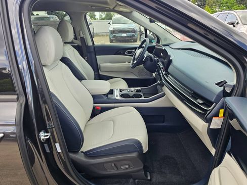 New 2026 Kia Carnival SX Prestige FWD image 32