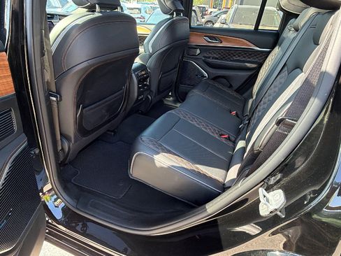 Used 2025 Jeep Grand Cherokee Summit AWD/4WD image 24