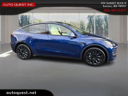 Used 2022 Tesla Model Y Long Range AWD/4WD image 4