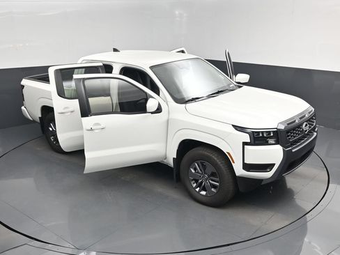 Used 2026 Nissan Frontier SV w/ SV Convenience Package RWD image 19