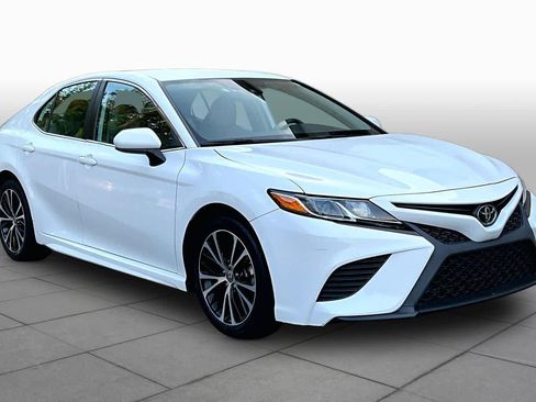 Certified 2020 Toyota Camry SE w/ Carpet Mat Package FWD image 3