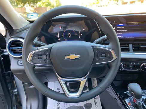 Used 2025 Chevrolet Trax LT w/ Driver Confidence Package image 54