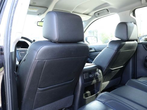 Used 2019 GMC Yukon XL SLT image 12