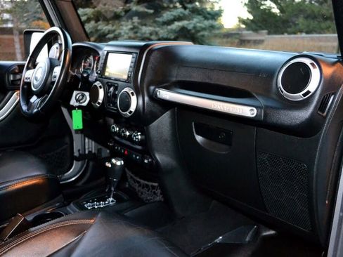 Used 2015 Jeep Wrangler Unlimited Rubicon w/ Dual Top Group image 24