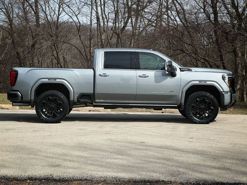New 2026 GMC Sierra 2500 Denali Ultimate AWD/4WD image 14