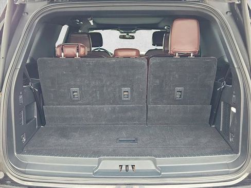 Used 2024 Ford Expedition Limited RWD image 6