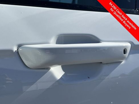 New 2025 Jeep Grand Cherokee Limited w/ Black Appearance Package image 32