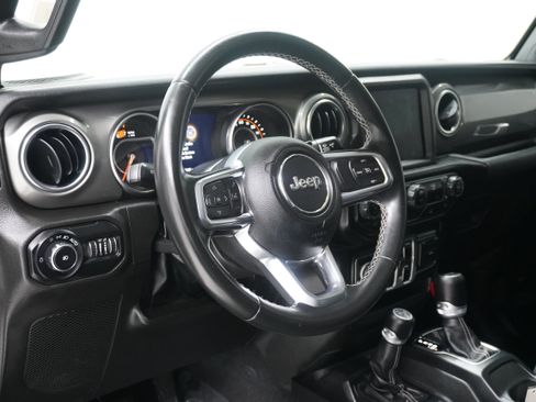 Used 2022 Jeep Wrangler Unlimited Sahara AWD/4WD image 12