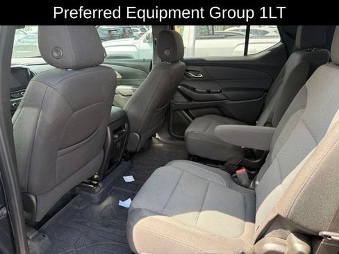 Used 2023 Chevrolet Traverse LT FWD image 11