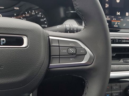 New 2026 Jeep Compass Latitude image 22