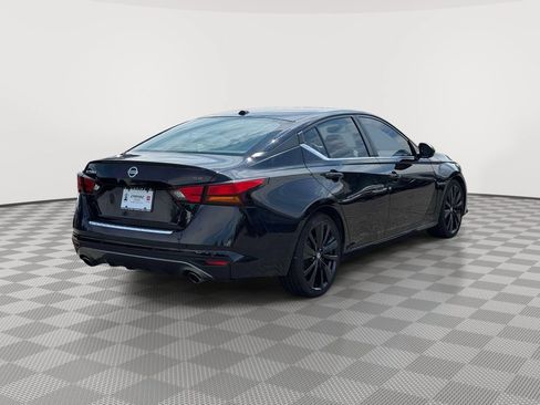 Used 2022 Nissan Altima 2.5 SR FWD image 7