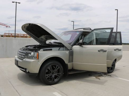 Used 2010 Land Rover Range Rover Supercharged AWD/4WD image 55