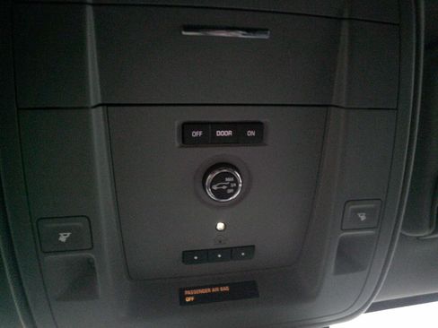 Used 2018 GMC Yukon SLT w/ HD Trailering Package image 19