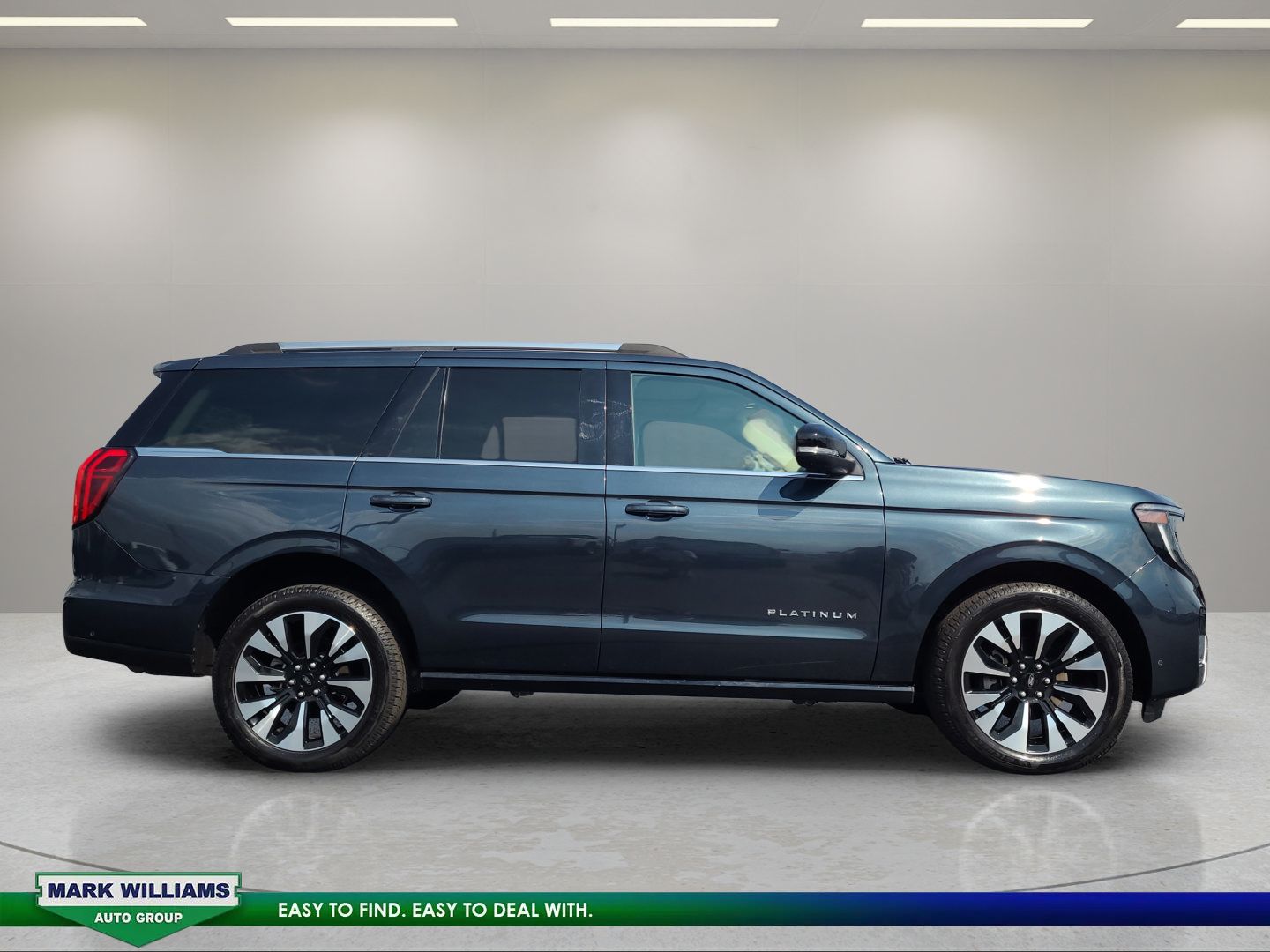 Used 2025 Ford Expedition Platinum w/ Driver's Package AWD/4WD image 2