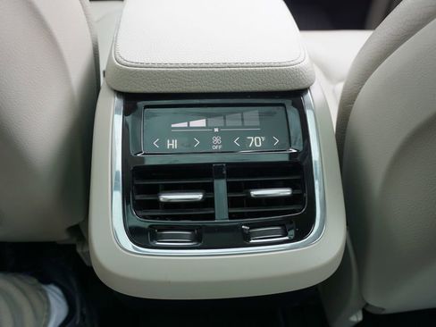 Used 2017 Volvo XC90 T6 Momentum w/ Vision Package image 14