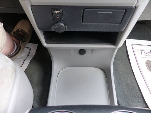 Used 2017 Toyota Sienna LE FWD image 64