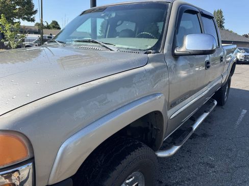 Used 2001 GMC Sierra 2500 4x4 Crew Cab HD w/ SLT Marketing Option Pkg image 3