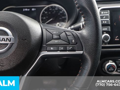 Used 2020 Nissan Versa SR w/ Convenience Package image 32