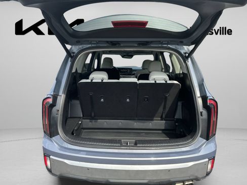 Used 2023 Kia Telluride EX w/ EX Captain's Chair Package FWD image 18