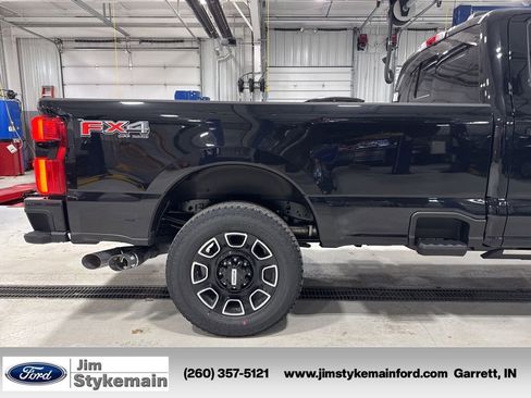 New 2026 Ford F250 Platinum w/ FX4 Off-Road Package AWD/4WD image 12
