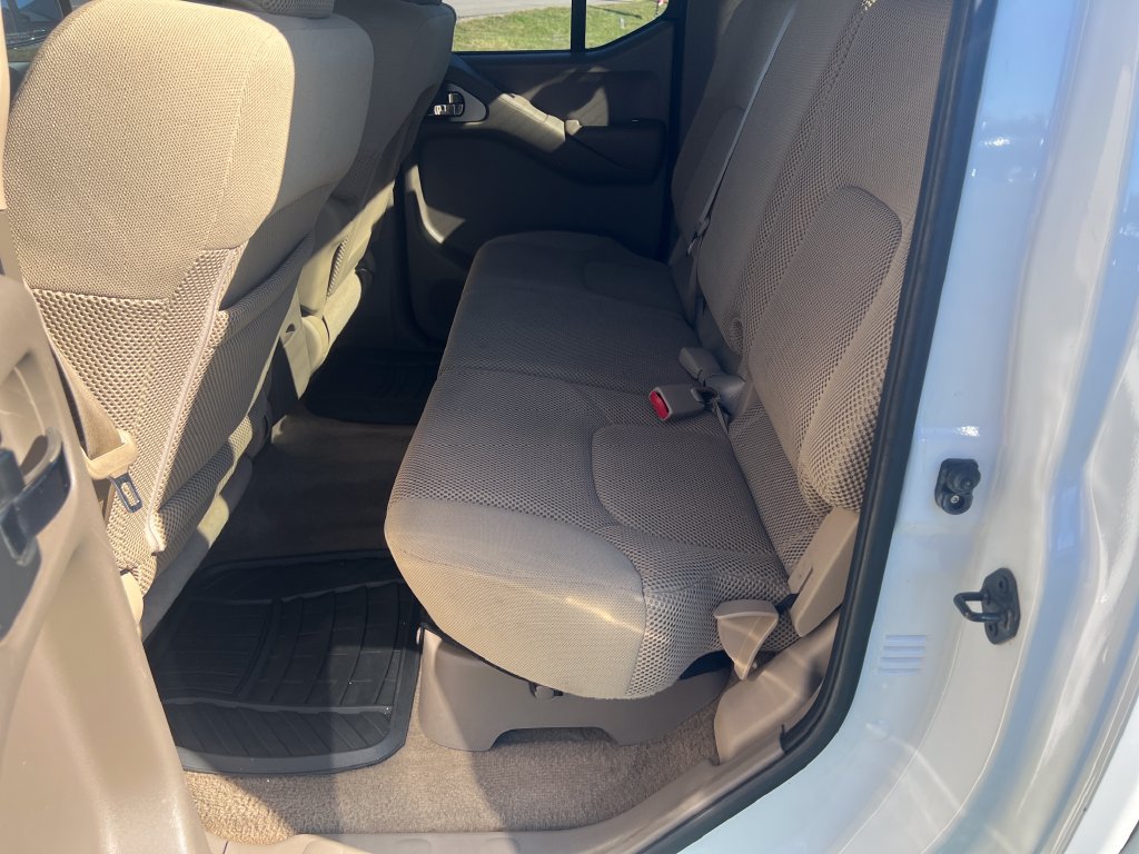 Used 2010 Nissan Frontier SE RWD image 20
