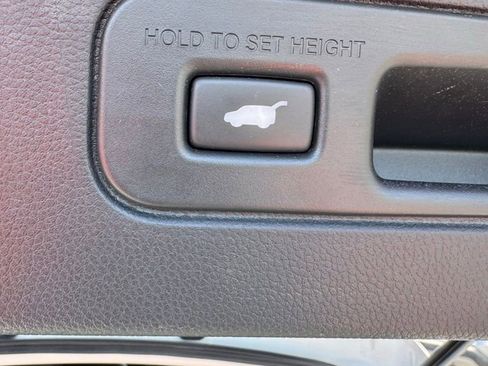 Used 2023 Honda Pilot Touring image 17