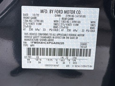 Used 2023 Ford Explorer Platinum w/ Technology Package AWD/4WD image 32