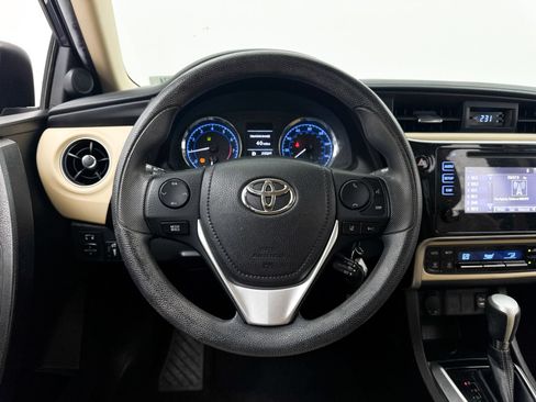 Used 2017 Toyota Corolla LE w/ Carpet Mat Package (TMS) FWD image 6