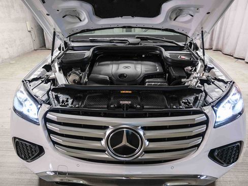 Certified 2025 Mercedes-Benz GLS 450 4MATIC image 33