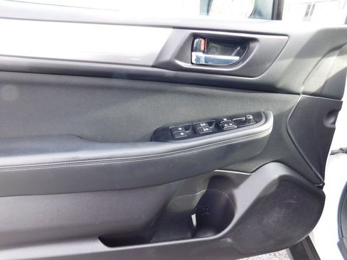 Used 2016 Subaru Outback 2.5i Premium image 13