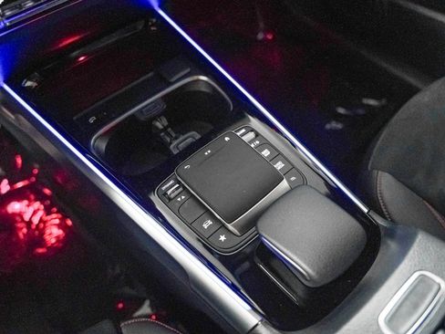 Certified 2022 Mercedes-Benz GLB 250 image 15