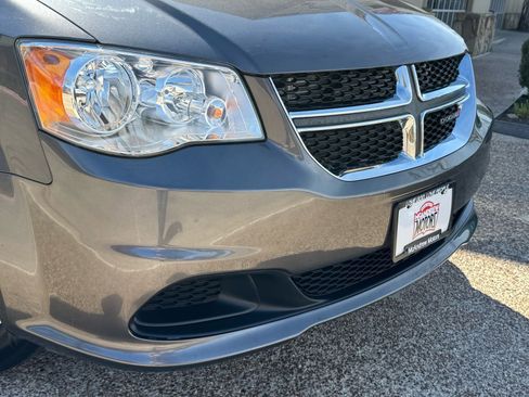 Used 2017 Dodge Grand Caravan SE w/ Power Window Group image 2