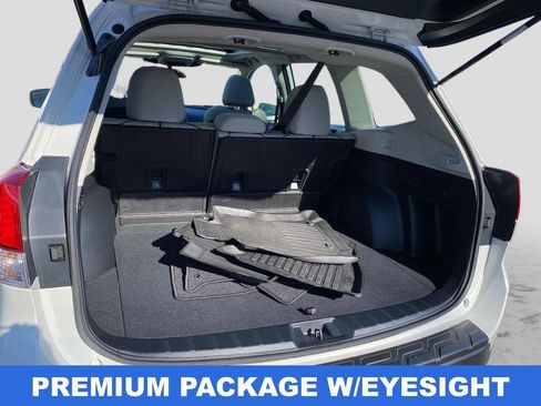 Used 2023 Subaru Forester Premium image 6