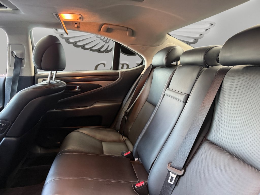 Used 2013 Lexus LS 460 w/ Comfort Pkg RWD image 13