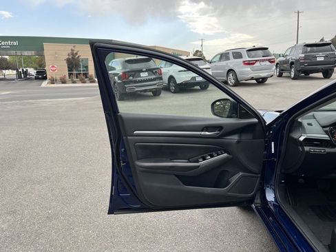 Used 2024 Nissan Altima 2.5 SR image 24