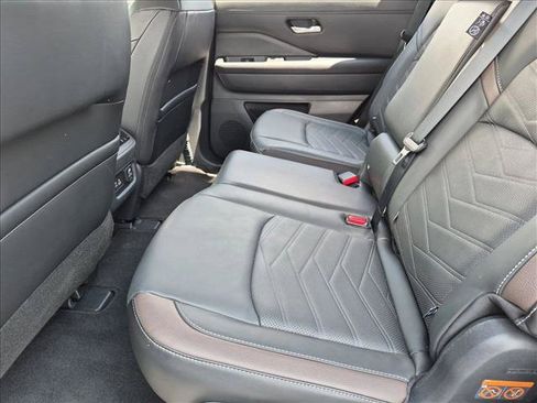 Used 2024 Nissan Pathfinder Platinum w/ Cargo Package FWD image 17