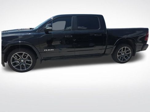 Used 2019 RAM 1500 Laramie AWD/4WD image 3