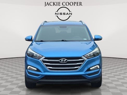 Used 2017 Hyundai Tucson SE Plus FWD image 2