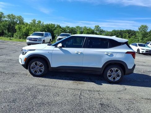 Used 2024 Kia Seltos LX AWD/4WD image 44