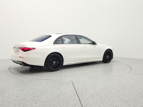 Used 2023 Mercedes-Benz S 580 4MATIC Sedan image 5